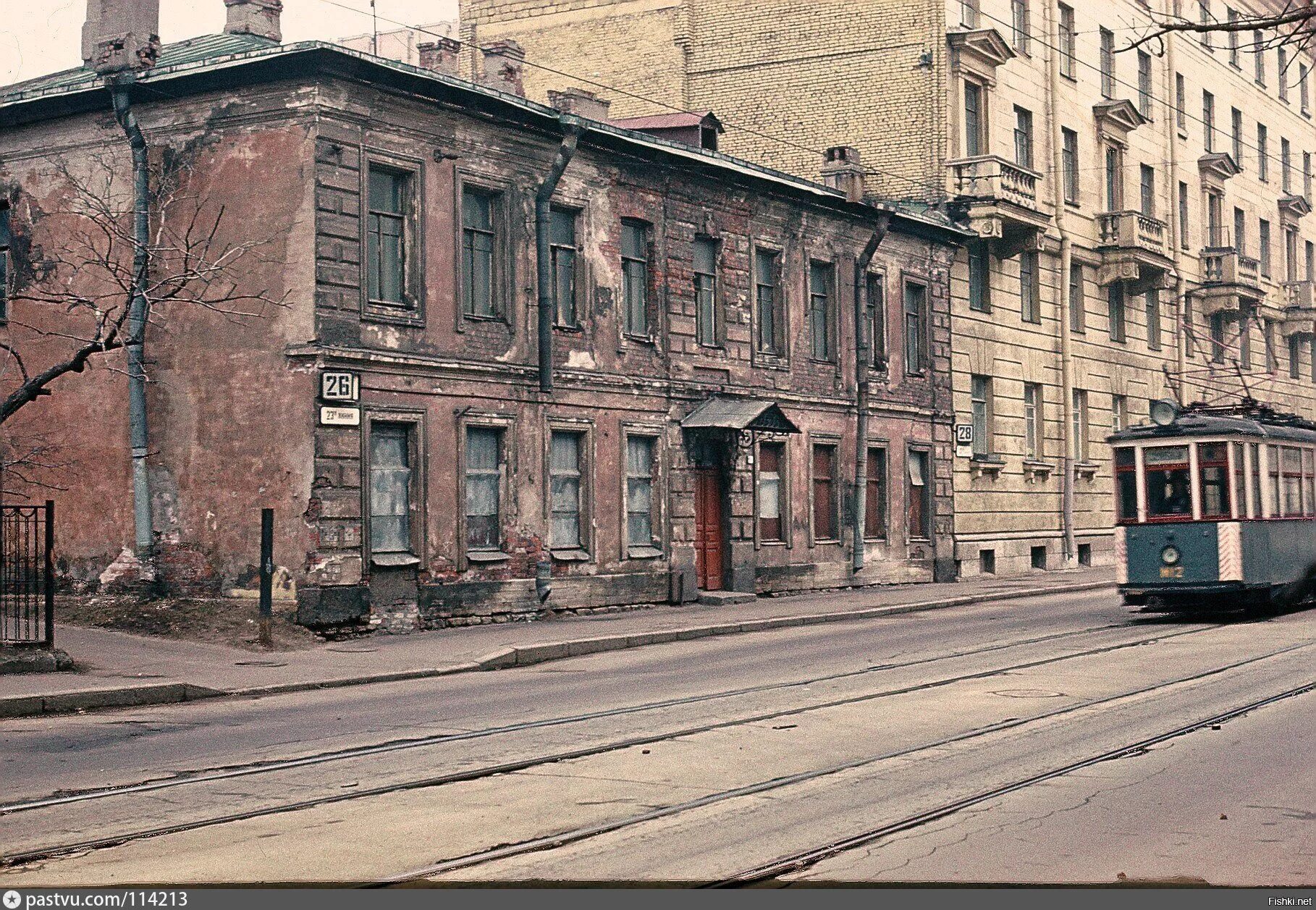 Спб ул толстого. Ленинград Васильевский остров. Ленинград 80-х Васильевский остров. Средний проспект Васильевского острова Ленинград. 20 Линия Васильевского острова.