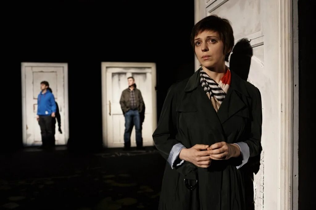 Саймон стивенс. Современник собака. Загадочный ночной театр. Современник собака. Современник собака.