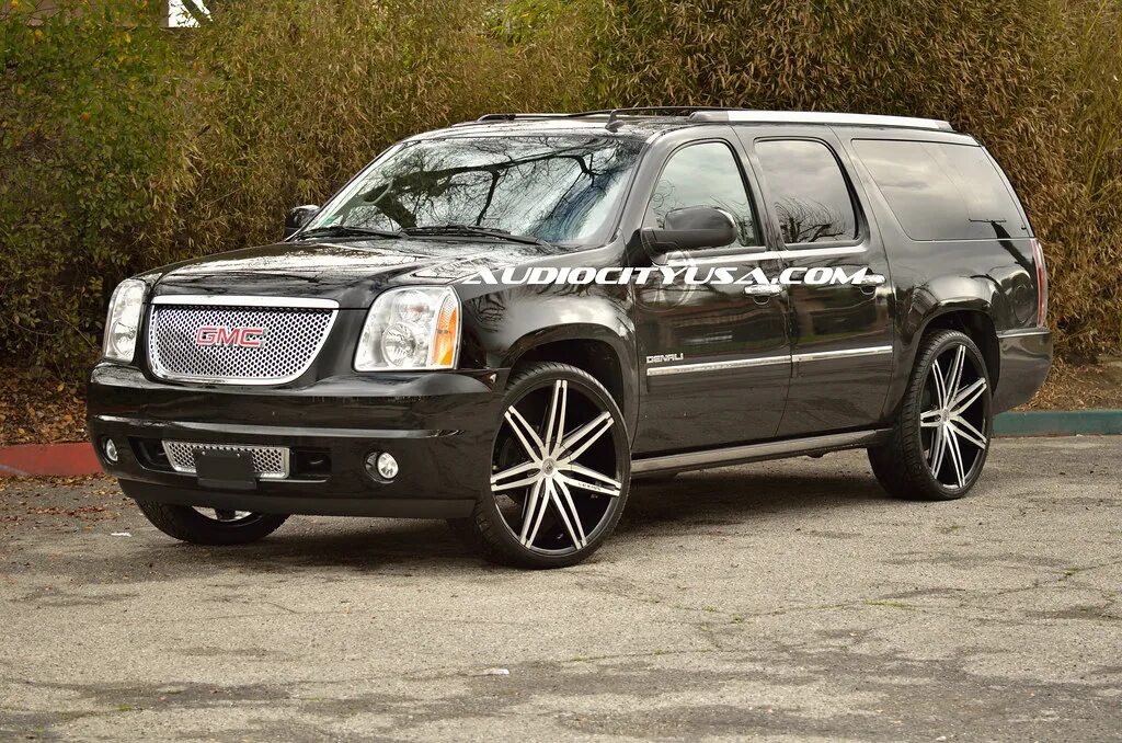 GMC Yukon Custom. GMC Denali 2003. Lincoln Navigator GMC Yukon. GMC Yukon 2005 Tuning.