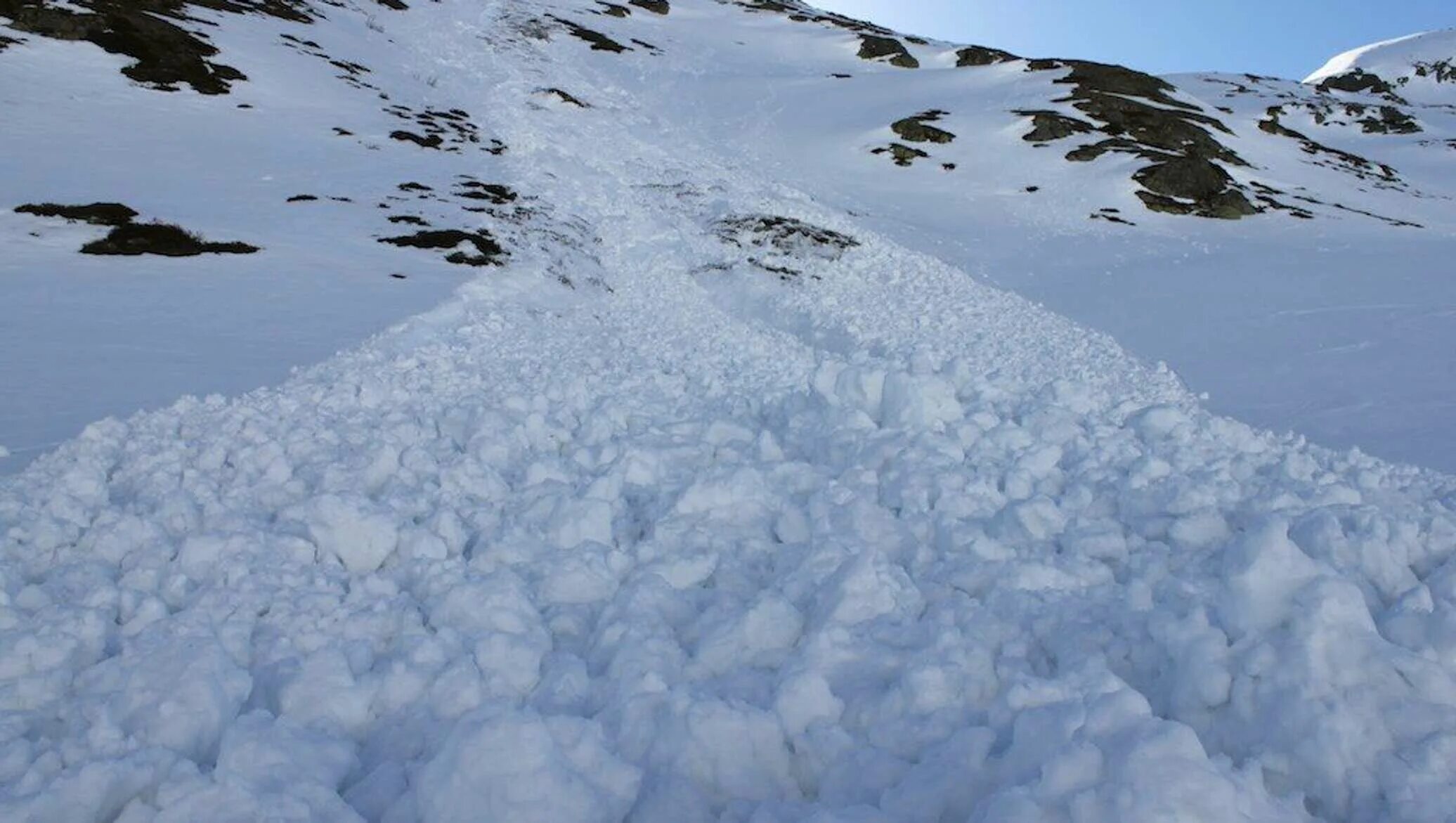 Лавина из камней 8. Лавина из камней 8. Обвал в горах. Лавина камней. Avalanche википедия.