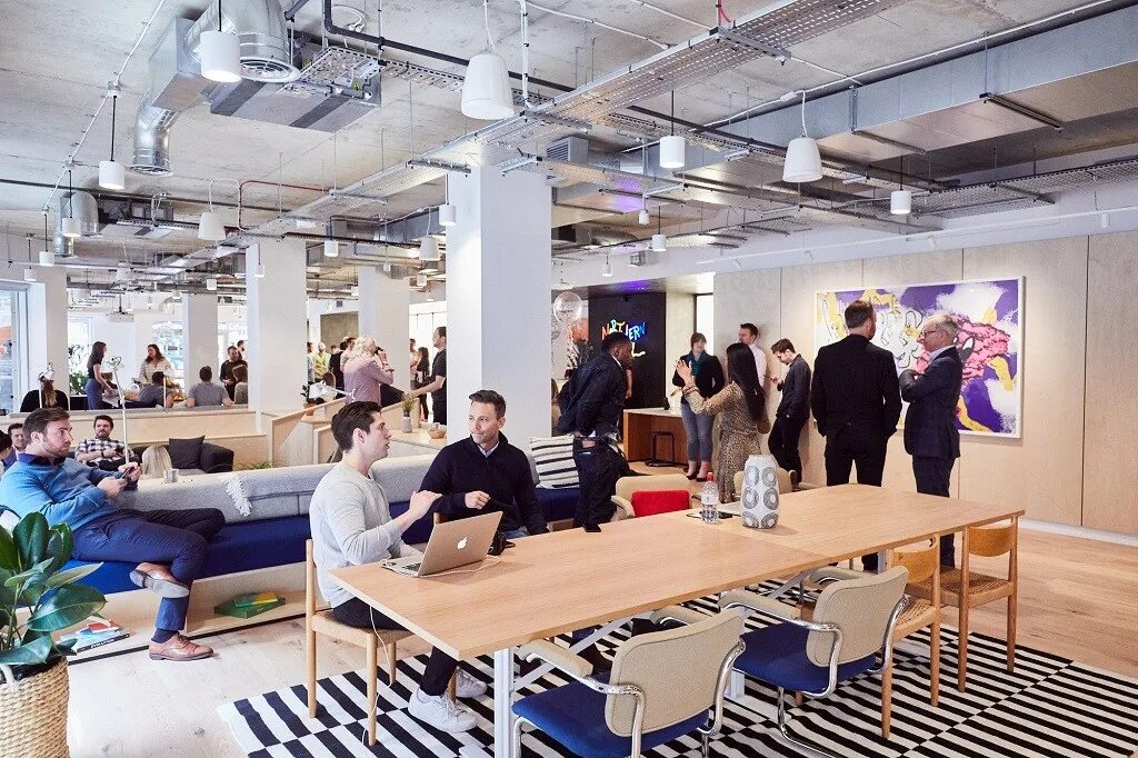 We work коворкинг москва. We work коворкинг москва. Wework савин. We work ньюман. Адам ньюман.