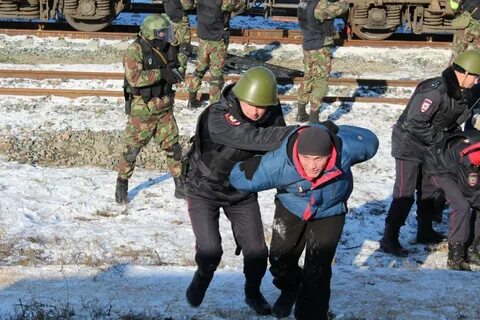 Решение о прекращении контртеррористической операции принимает