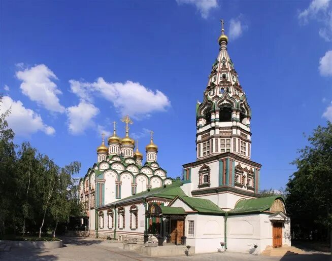 Храм святителя николая в хамовниках век. Храм Николая Чудотворца в Хамовниках. Церковь святителя Николая в Хамовниках Москва. Комсомольский проспект храм Николая Чудотворца. Храм Николая угодника в Хамовниках.