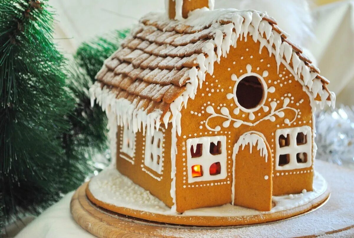 Пряничный домик пинтерест. Ехалова мария пряничный домик. Как сделать крем для пряничного домика. Пряничный домик 3д. Пряничный домик gingerbread house.