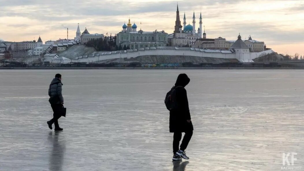 Штормовое предупреждение. Гроза в казани. Татарстанцев предупредили о сильном ветре и дожде. Гроза в казани вчера. Из-за сильного ветра в татарстане объявлено штормовое предупреждение.
