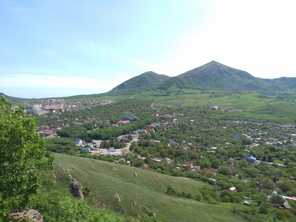 Гора Шелудивая город Лермонтов. Гора Шелудивая Ставропольский край. Город Лермонтова Ставропольского края. Город Лермонтов гора Бештау. Лермонтов ставропольский край пятигорск