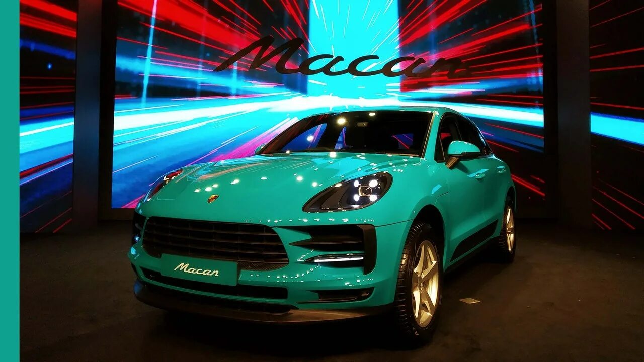 Macan intro. Порше кайен macan. порше кайен бирюзовый. порше макан бирюзовый. porsche macan 2019.