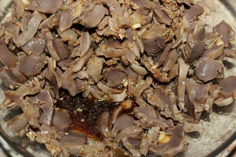 Как приготовить пупки куриные быстро. Салат из пупков куриных. куриные пупочки по корейски.