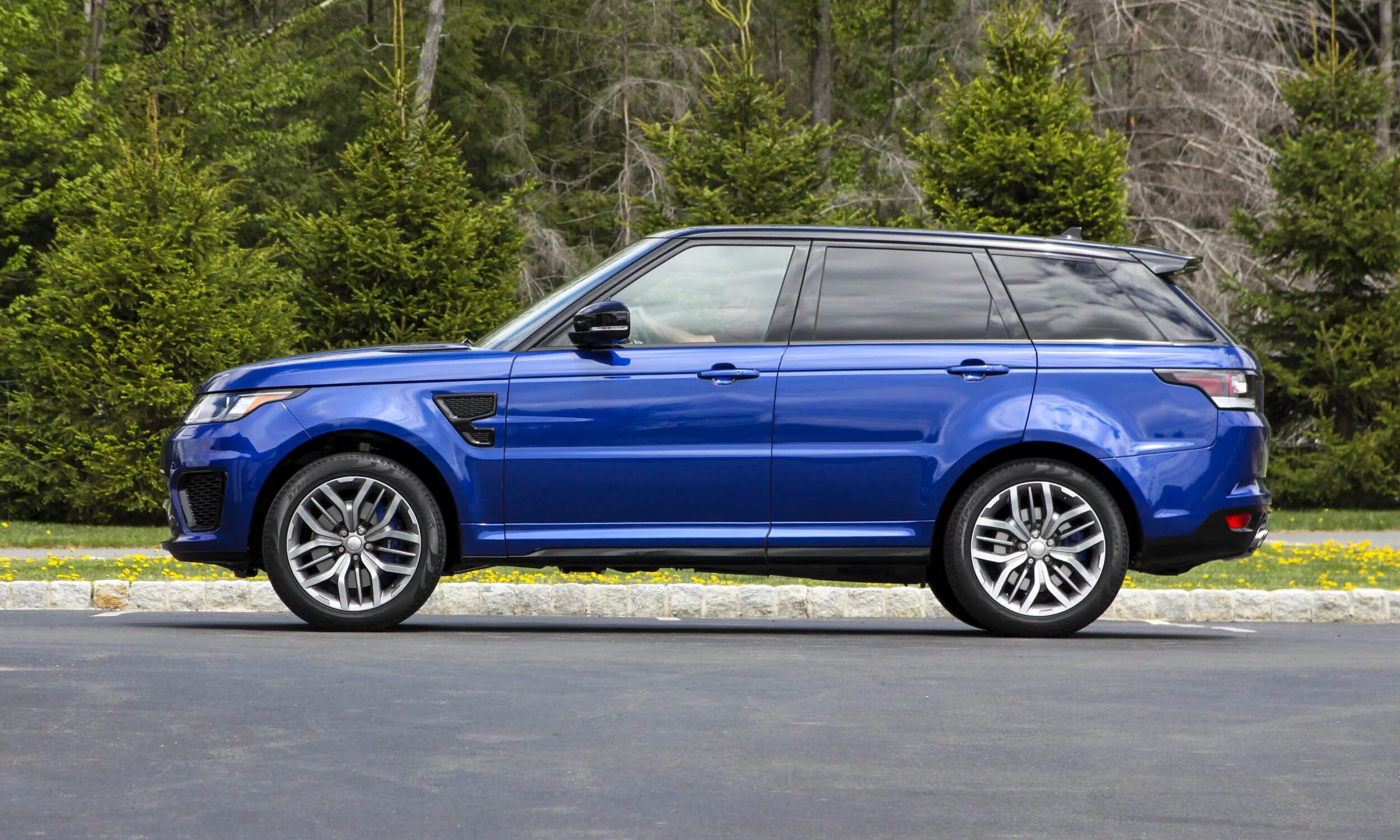 Rover rover sport svr. Range Rover SVR. Range Rover Sport SVR. Рендж Ровер спорт 2017. Land Rover range Rover Sport SVR 2018.