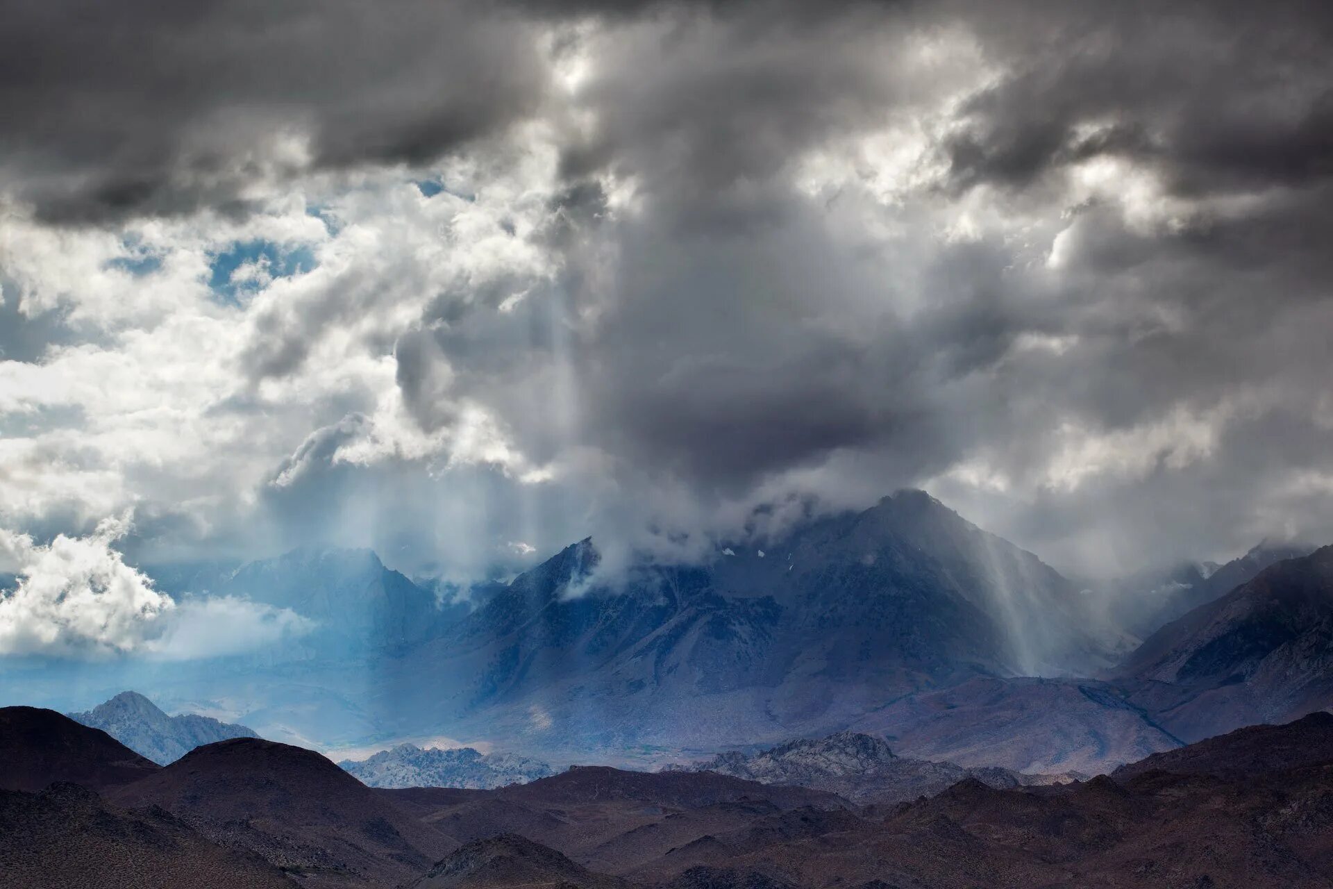 По горе 2 хмурых тучи. По горе 2 хмурых тучи. Стихотворение я. Полонский по горам 2 хмурых тучи. Иллюстрация к стихотворению полонского по горам две хмурых тучи.
