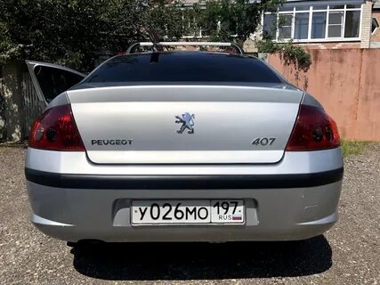 Пежо 407 заднее стекло