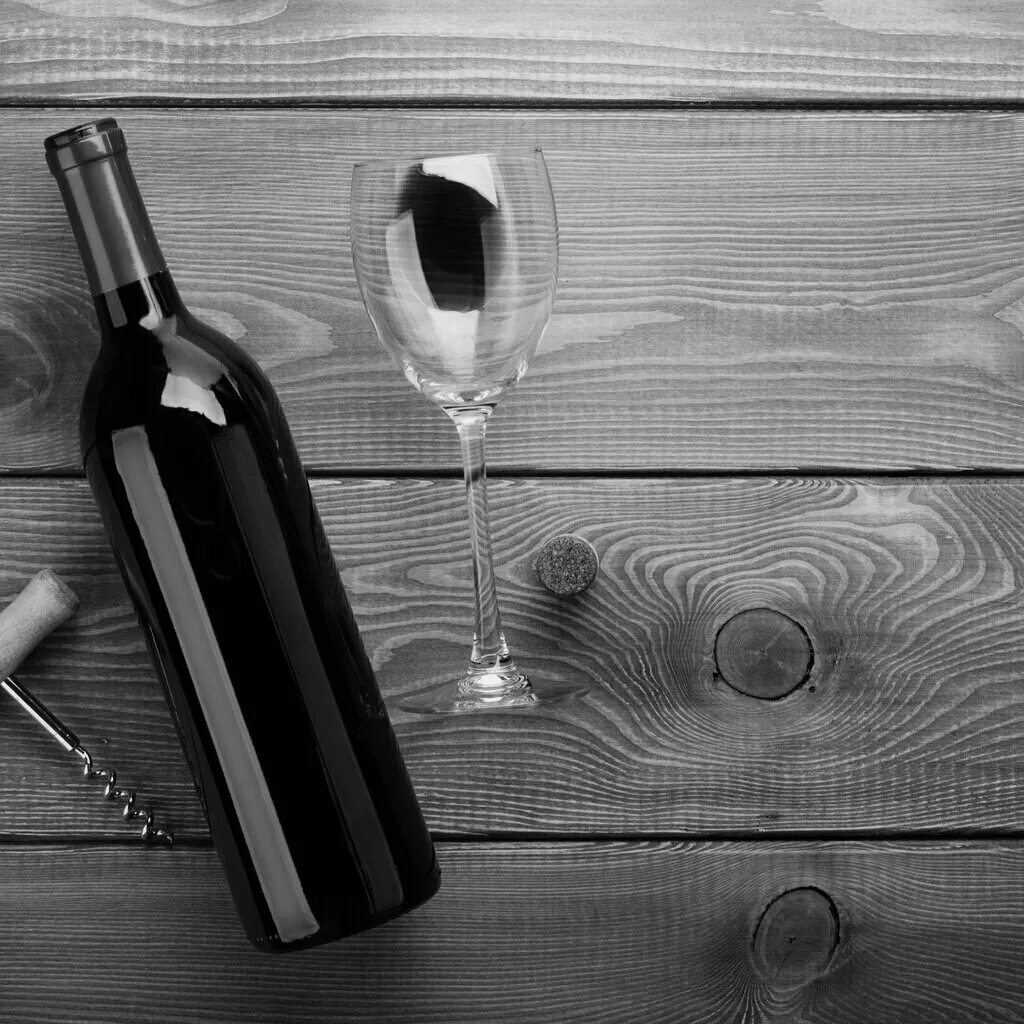 Шутки про винишко. Бокал с вином. Винцо. Винодельня девушки мем. Минеитк под винцо.