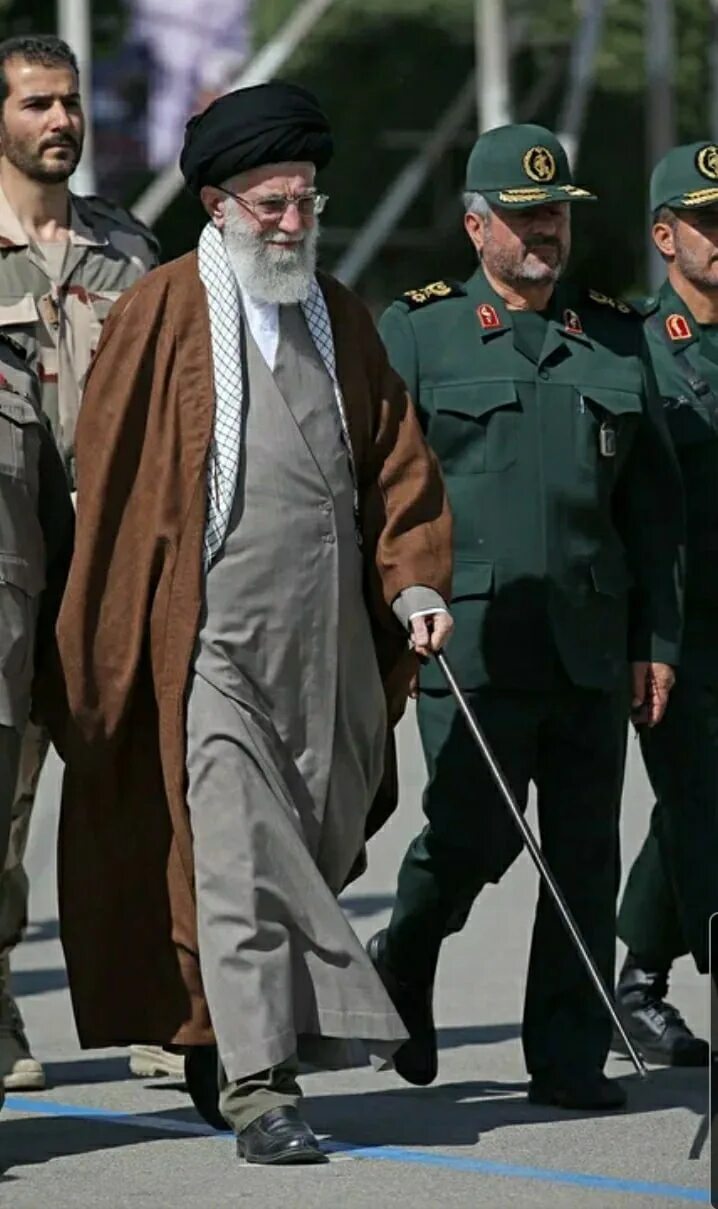 Стражи революции ирана. Бойцы КСИР Хаменеи. Корпус стражей исламской революции Ирана. Стражи исламской революции. Стражи исламской революции Ирана.