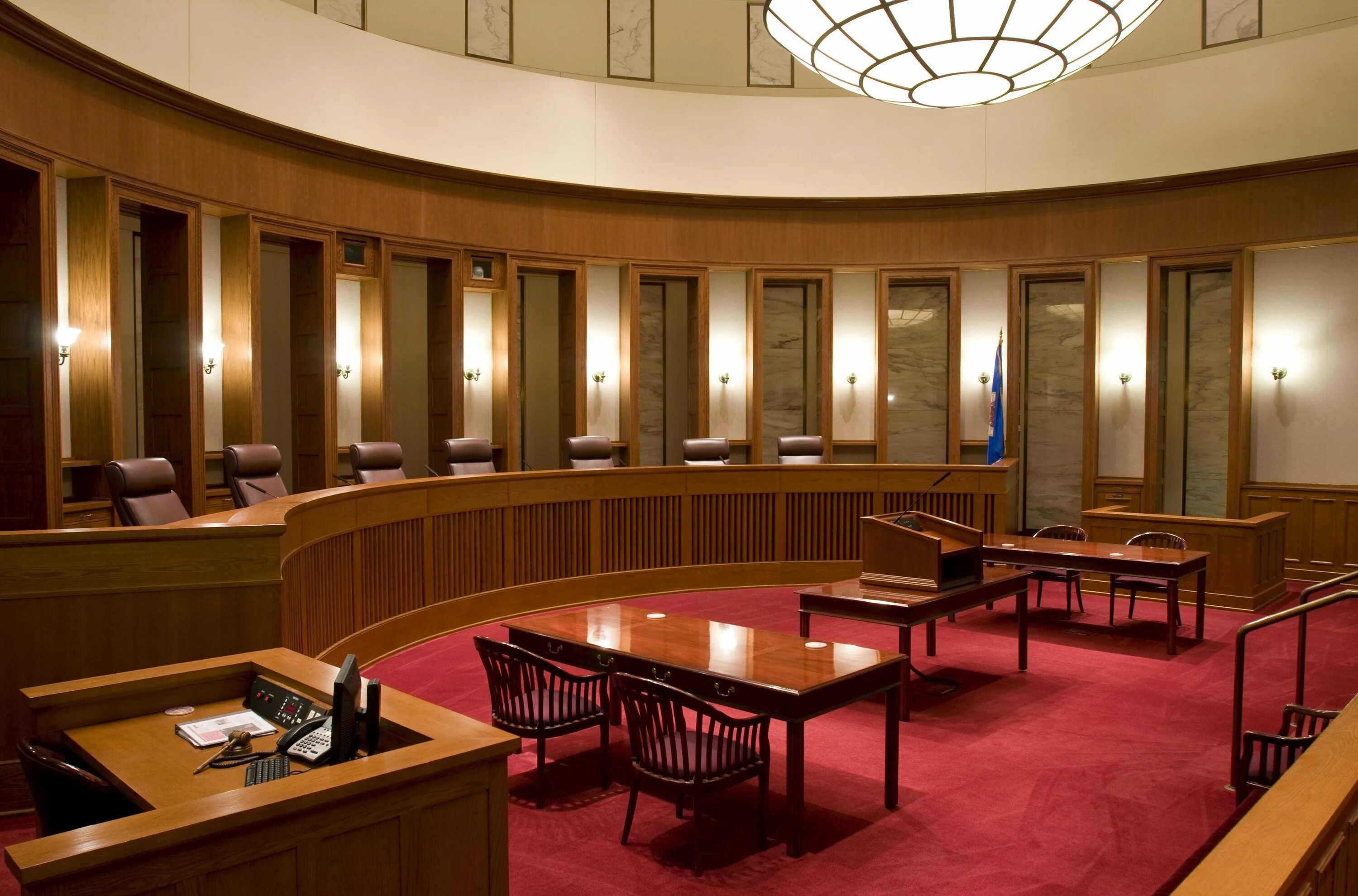 Зал суда США. Зал заседания суда. Здание суда внутри. Зал заседаний Верховного суда.