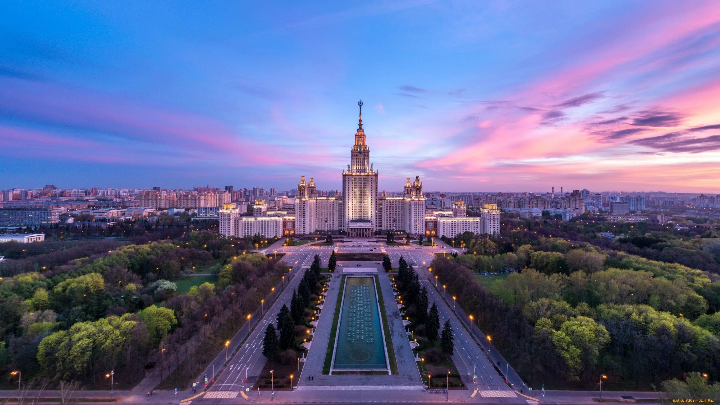 Фото сайты москвы. Университет Москва Воробьевы горы. Вид на МГУ С Патриаршего моста. Высота МГУ В Москве. МГУ панорама.