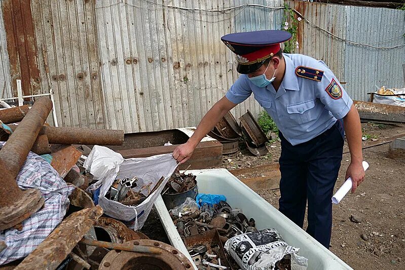 Приём металла незаконный. Незаконный оборот металла. Милиция. Труд находка