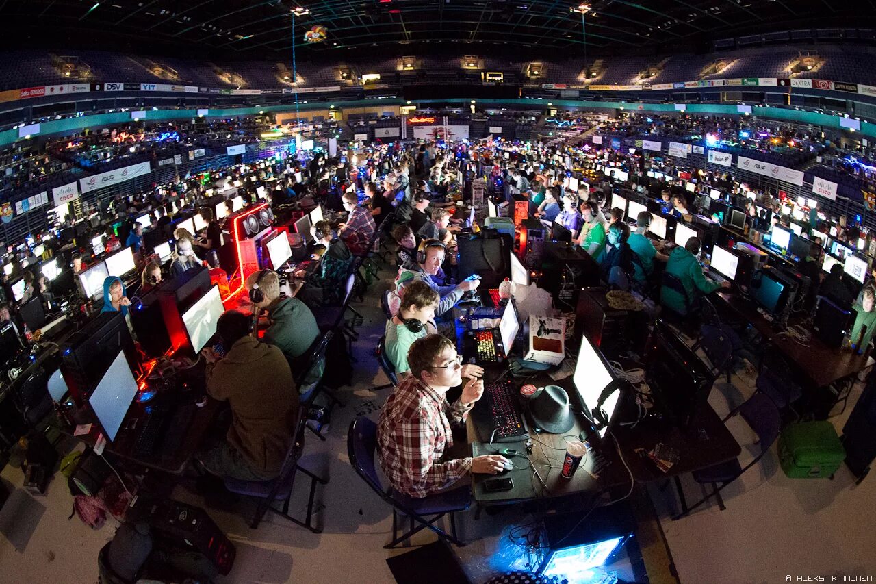 500 марок. Helsinki game club. Игра хельсинки. Игра хельсинки. Олимпийские игры в хельсинки 1952.