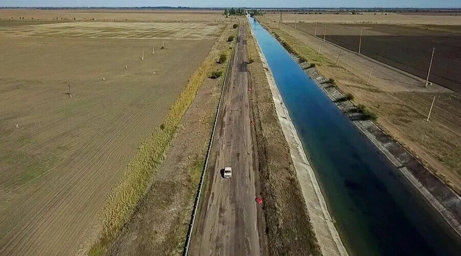 Крымский канал крым. Дамба в Украине Северо Крымский канал. Украина перекрыла Северо Крымский канал. Украина перекрыла канал в Крым. Дамба в Крыму.