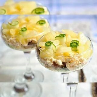 Салат коктейль с курицей и фруктами