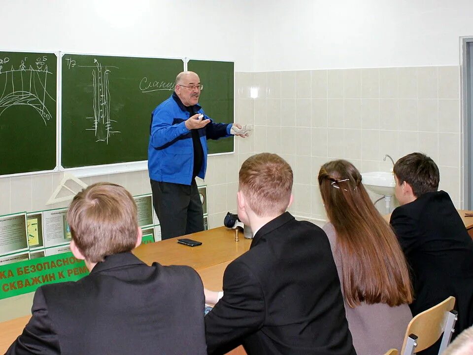 Директор школы 10 воткинск. Школа 22 воткинск. Школа 10 воткинск учителя. Воткинск директора школ. Директор школы 22 воткинск.