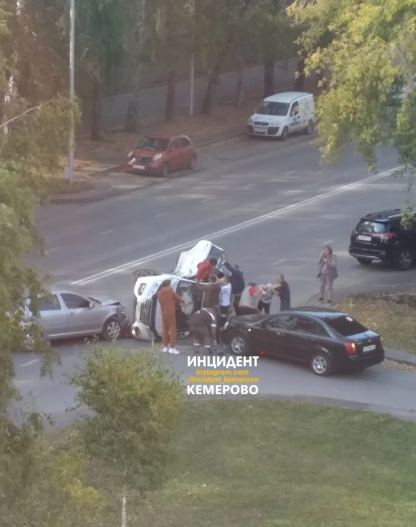 ДТП В Кемерово на Волгоградской. Авария на Волгоградской Кемерово сегодня. Происшествия в Кемерово регион 42. Русские инциденты видео