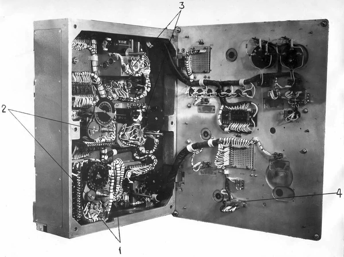 Ум р 140. Усс р-140. блок ум р-140. р-140м радиостанция. р140 радиостанция усилитель.