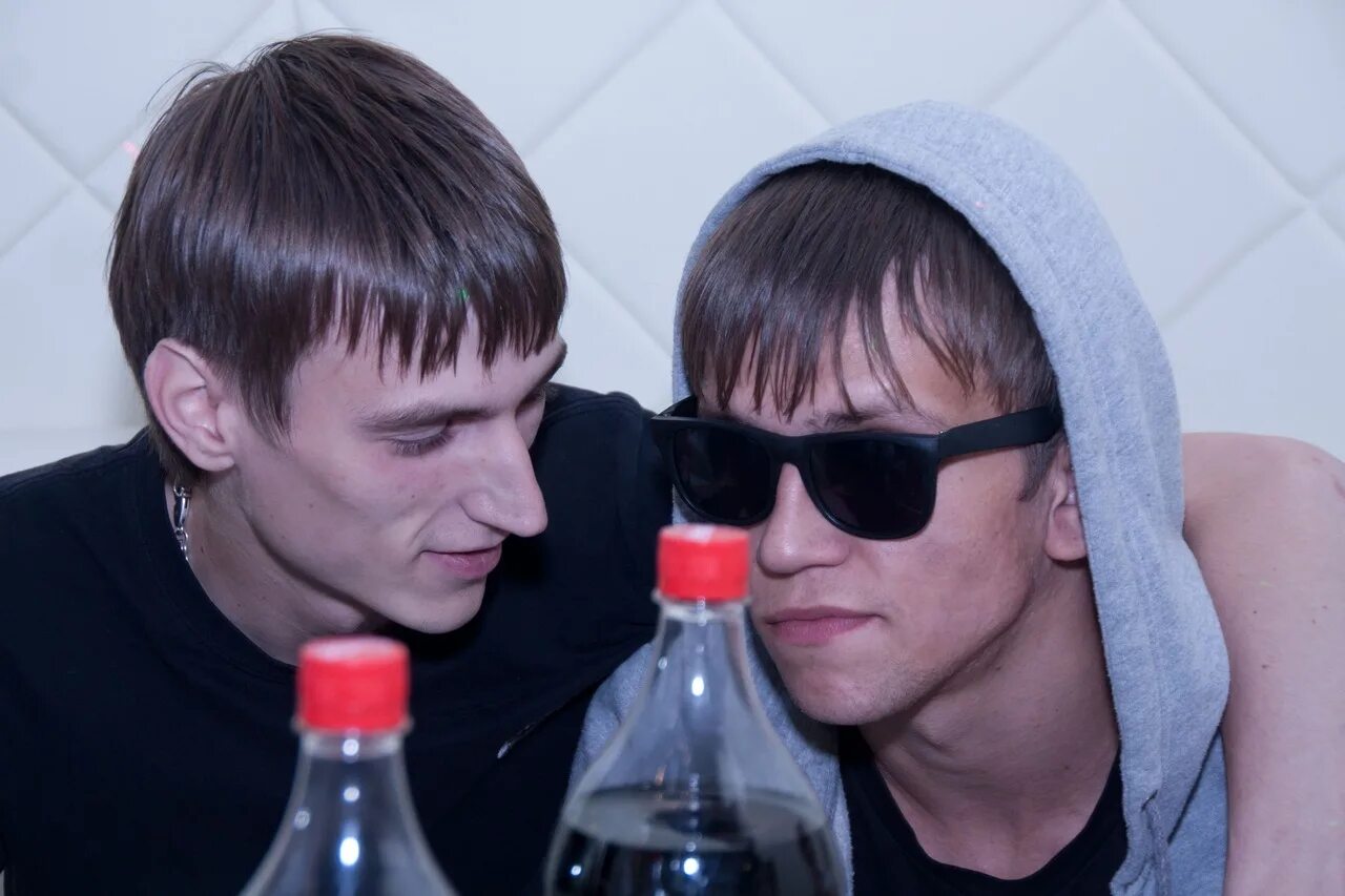 4к исполнитель группа. 4 к слушать. 4 к слушать. Группа 4к биография. Станислав стип 4к.