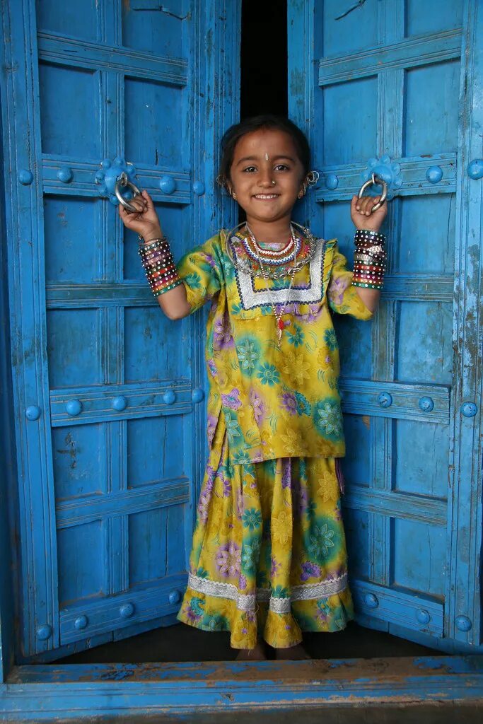 B0k3p india. Стиле Индии дети. Дети в Индии накрашены. Индии КИД. Индия дети улыбаются.