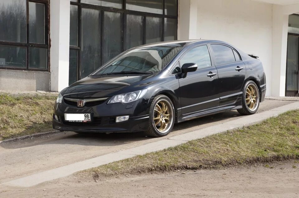 Honda civic колеса. Honda Civic 8 r18. Honda Civic 4d r18. Honda Civic r18. Honda Civic 2008 диски.