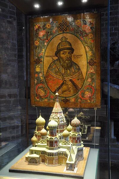 Иконостас собора василия блаженного в москве. Василий блаженный. Иконы храма василия блаженного в москве. Похороны василия блаженного. Храм василия блаженного икона.