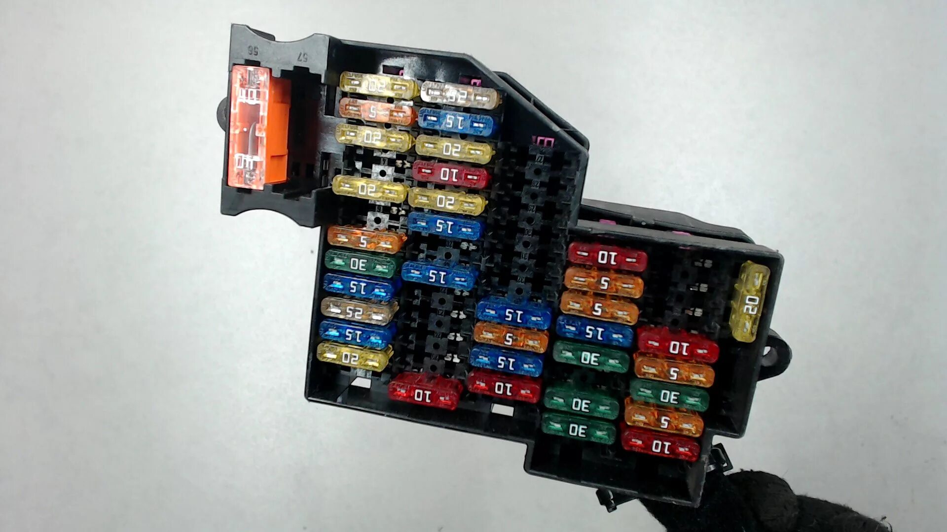 Cayenne 955 предохранители. Предохранители порше кайен. Предохранители порше кайен. Предохранители порше кайен 958. Предохранитель дворников porsche cayenne 955.