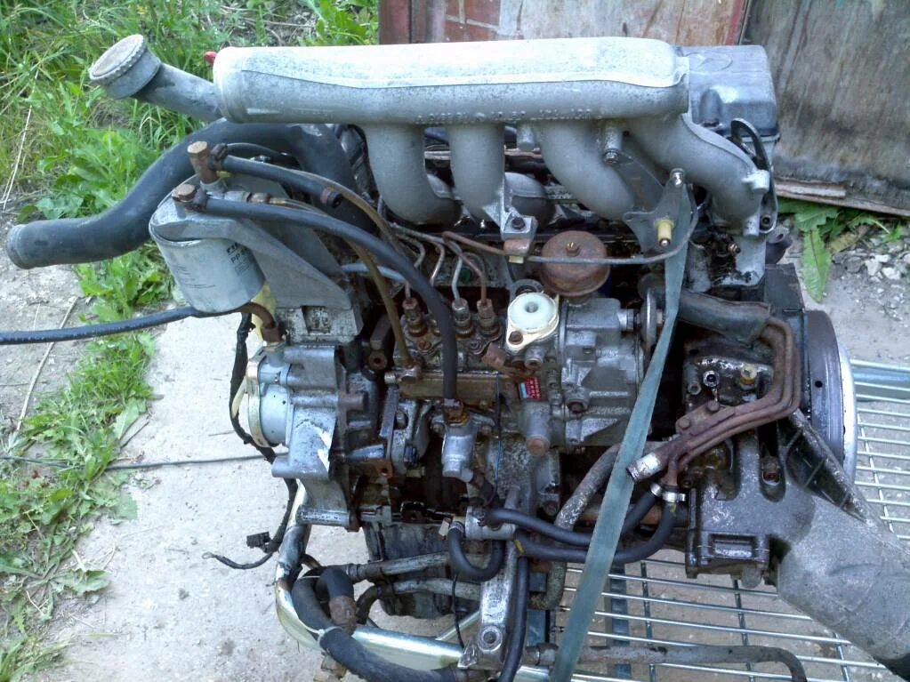 Где находится номер двигателя мерседес спринтер. Двигатель mercedes benz 207 410 2,9. двигатель om601.963. ом 601 вид сзади. мерседес 601.