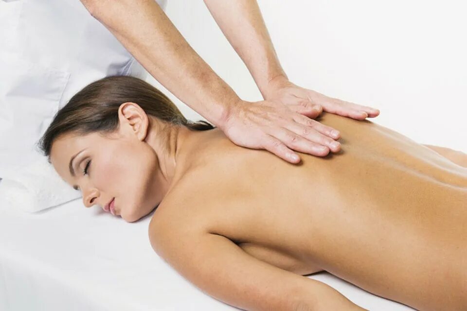 Massage meaning. Классический лечебный массаж. Массаж спины. Классический массаж спины. Классический массаж позвоночник.