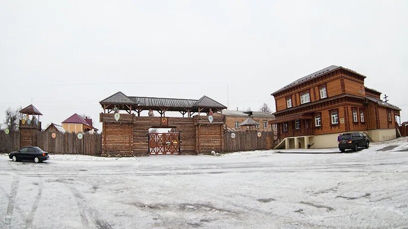 Работа большие дворы. Работа большие дворы. Ирбит свердловская область. Музейно выставочный комплекс княжий двор. Большой двор.