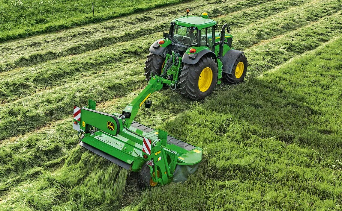 Трава второго укоса. Косилка John Deere. Косилка Джон Дир 1365. Косилка для трактора Джон Дир. Косилка Джон Дир 145.