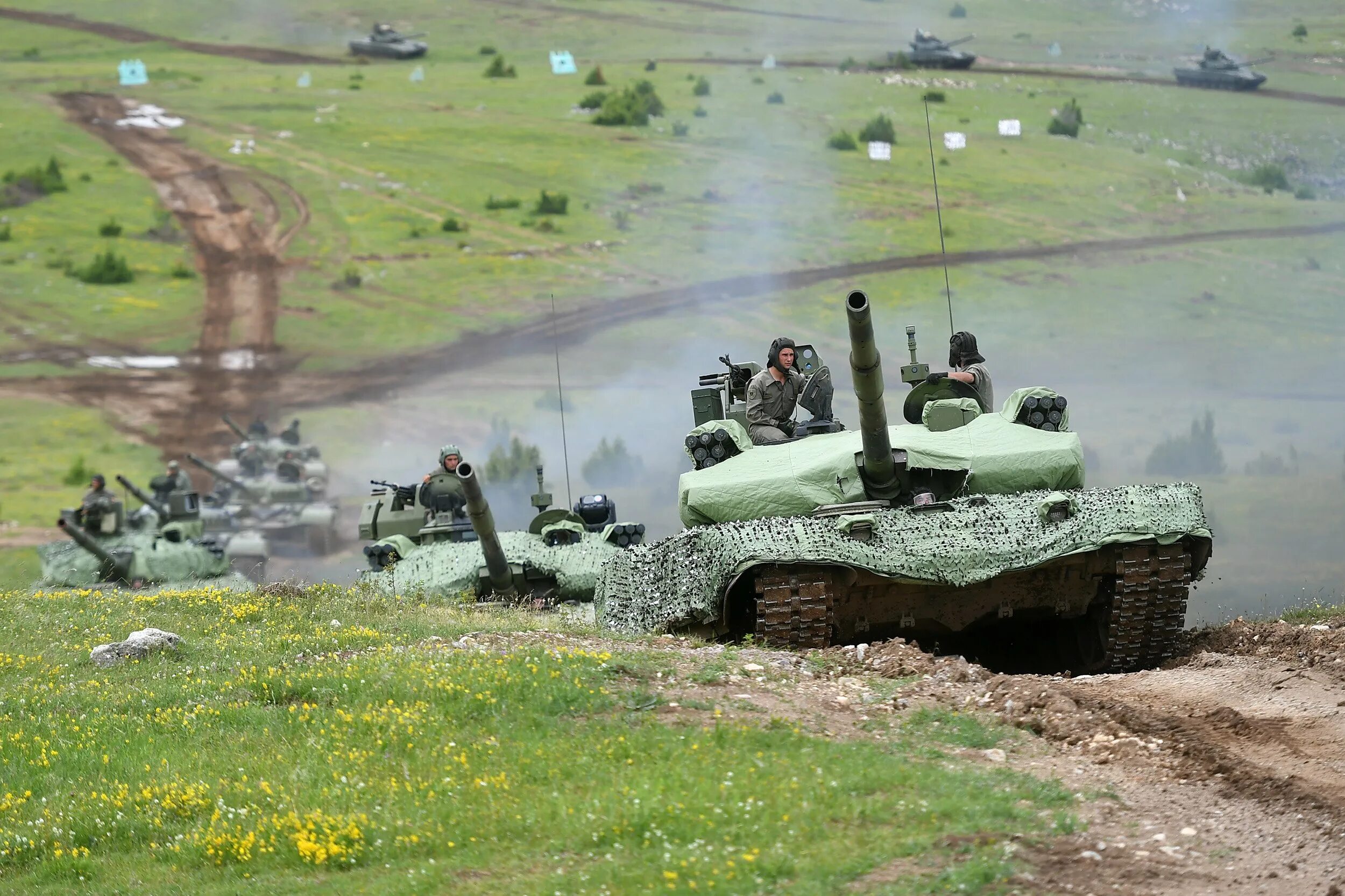 Молниеносные войска. Танк м84 Сербия. Армия Сербии 2022. Сербский танк м84 АС 1. Армия Сербии 2021.