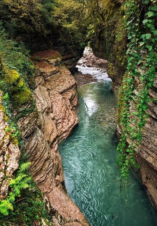 Каньон Хашупсе Абхазия. Малый каньон Хашупсе Абхазия. Ущелье реки Хашупсе. Река Хашупсе Абхазия. Хашупсе каньон где находится