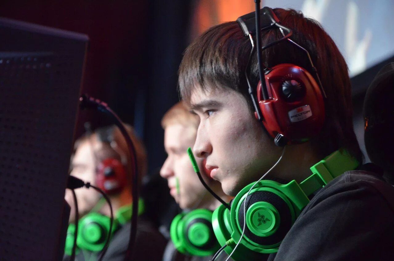 Silent dota 2. Айрат газиев дота 2. айрат empire silent. тим эмпайр дота 2. команда empire dota 2.