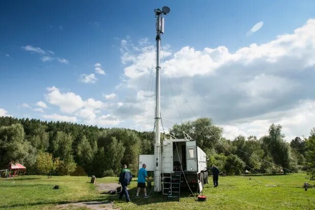 Камаз передвижная связь. Камаз мегафон передвижная базовая станция мегафон. Мегафон камаз передвижная базовая станция. Базовые станции сотовых операторов. Мегафон камаз передвижная базовая станция.