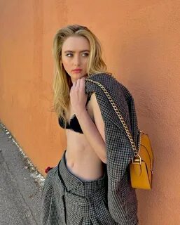 KATHRYN NEWTON - Instagram Photos 12232021.