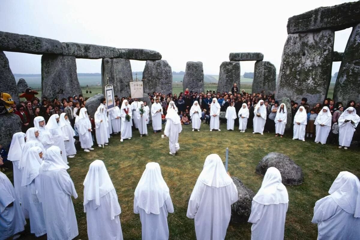 Тоталитарные секты. Оккультная секта новый акрополь. Секта. Секта. Раэлиты секта.