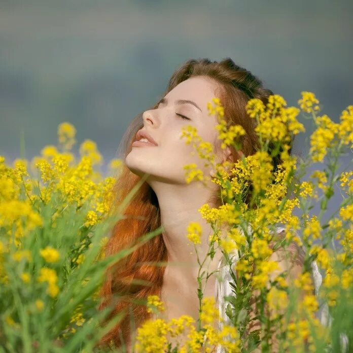 Девушка ах. Девушка в сарафане летом. Ах девчонка. Девочки купаются в озере. Ах девчонка.