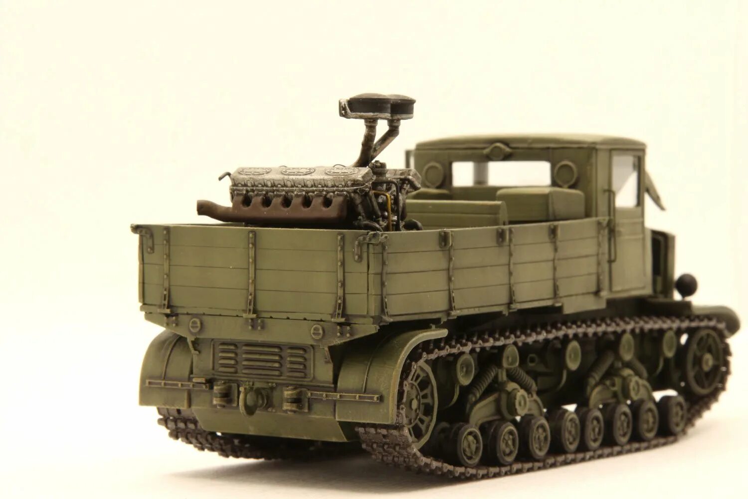 Ворошиловец. Советский артиллерийский тягач "ворошиловец". Артиллерийский тягач ворошиловец. Советский тягач ворошиловец. Тягач ворошиловец.