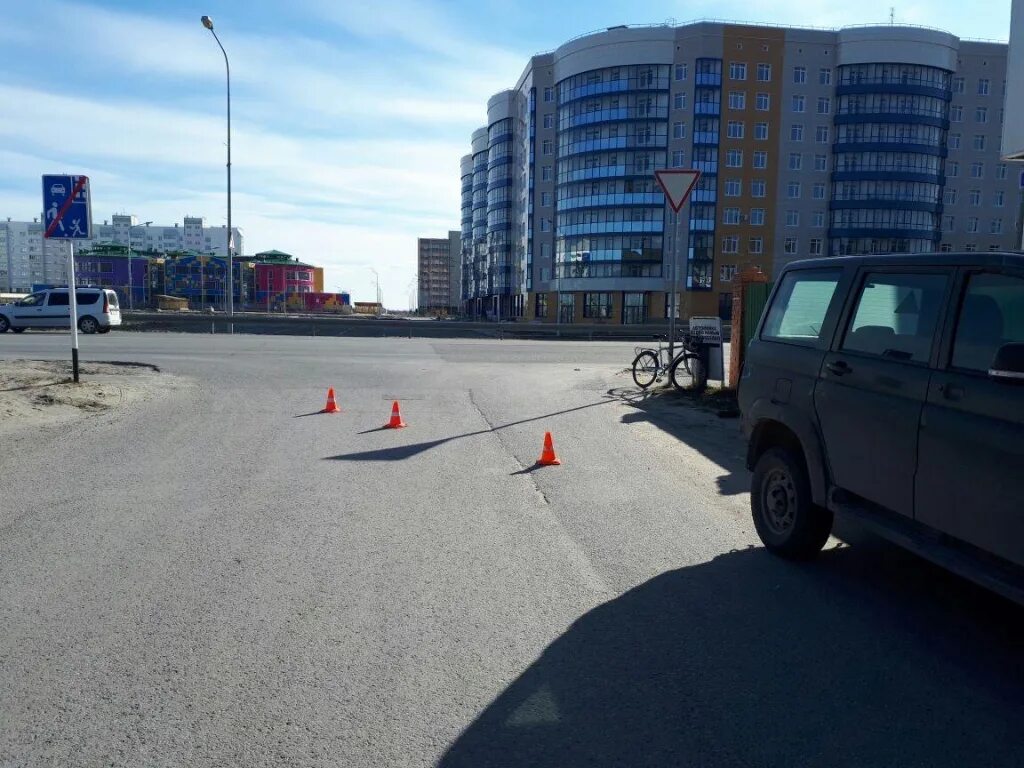 полицейские машины ханты мансийска. водитель ханты мансийск. водитель ханты мансийск. реклама на транспорте голосование в ханты мансийске. 619км автодороги тюмень-ханты-мансийск.