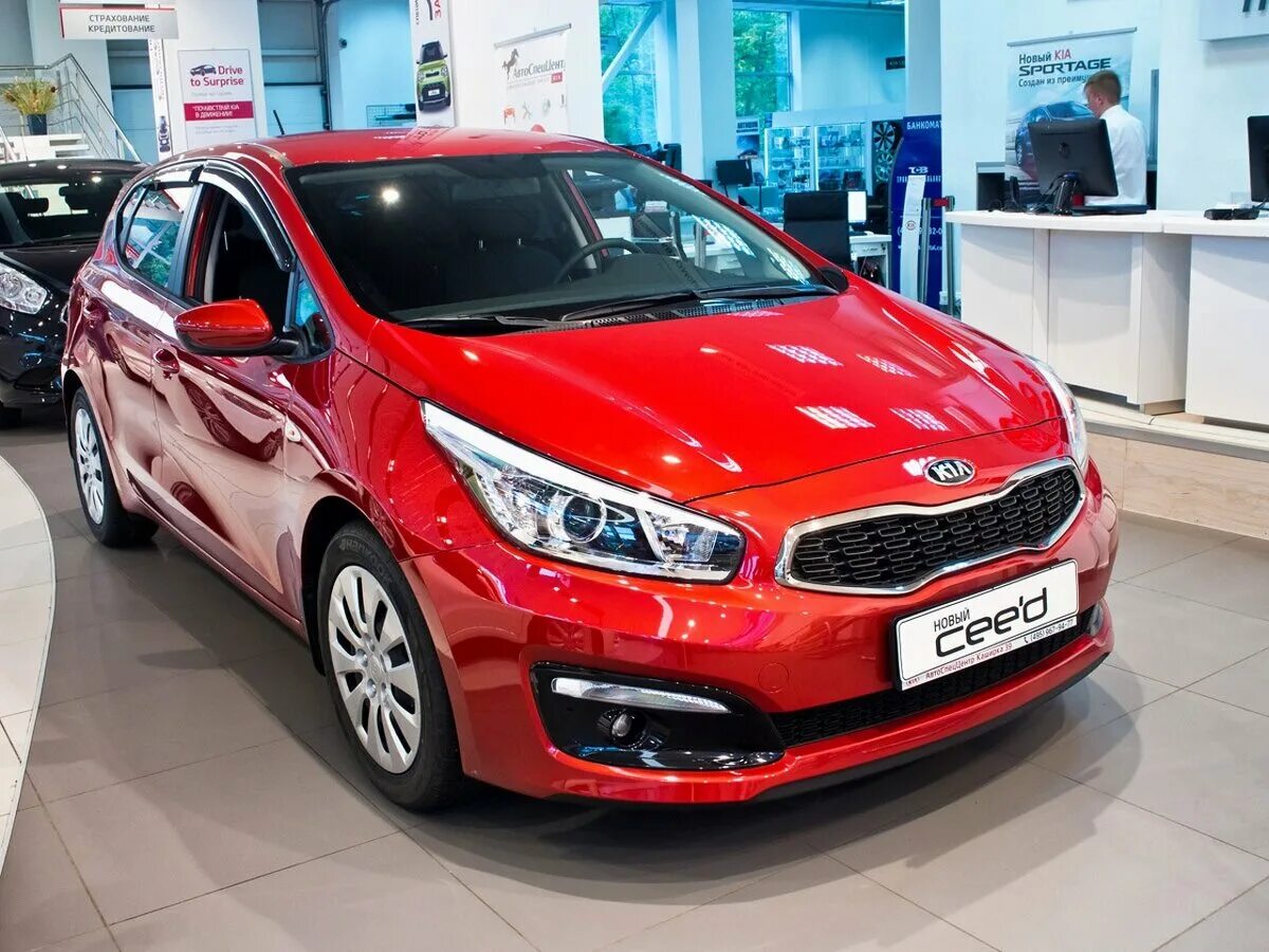 Купить киа в ульяновске. Kia Ceed 2018 хэтчбек. Киа СИД 2018 красный. Киа Прайд 2013. Киа СИД 2018 Рестайлинг.