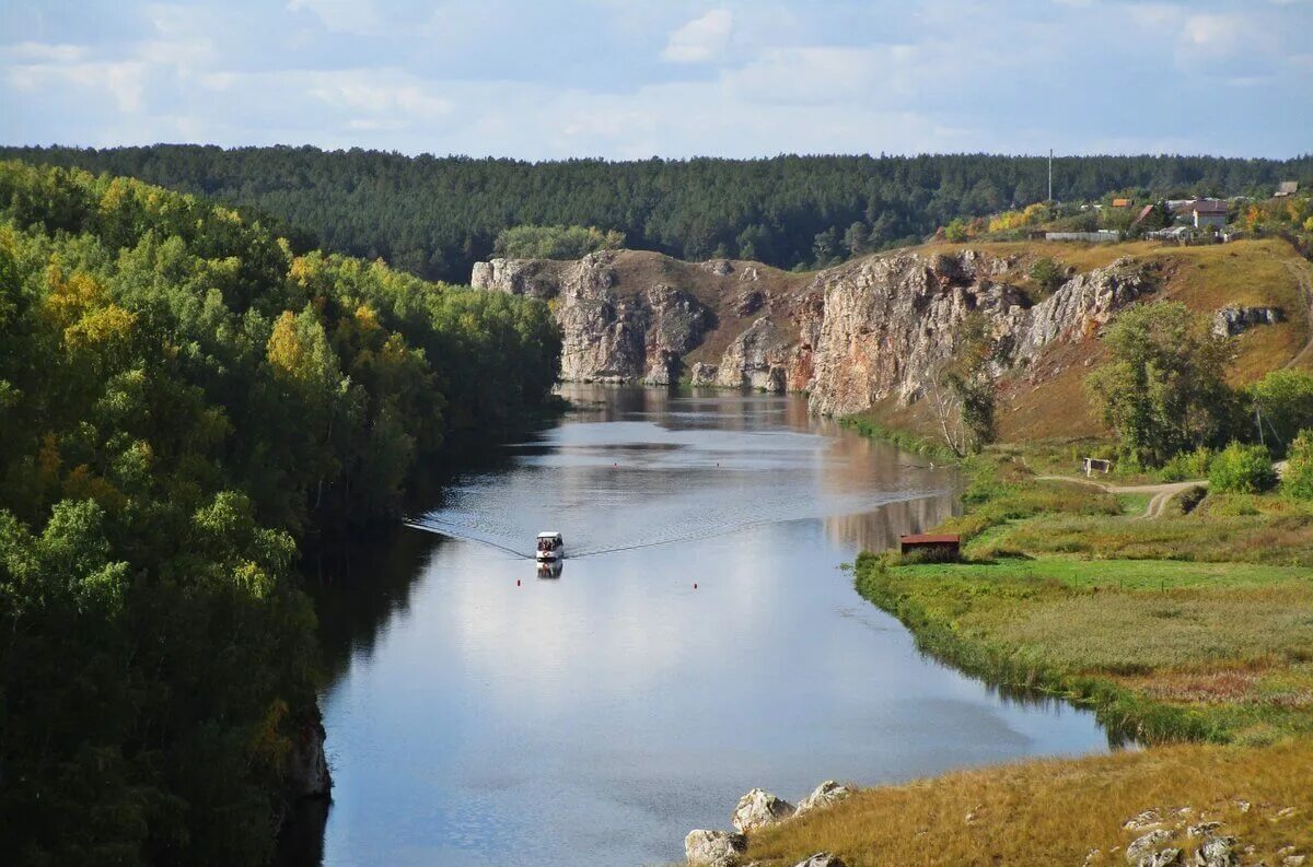 Откуда начало реки исеть. Река Исеть Урал. Река Исеть Каменск-Уральский. Река Урал Екатеринбург. Река Исеть Свердловская область.