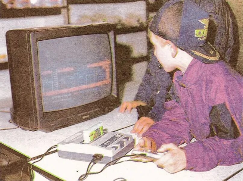 Дети денди. Игровая приставка dendy steepler. Игры в денди 90е. Мальчик играет в дпнди. Детство 90-х.