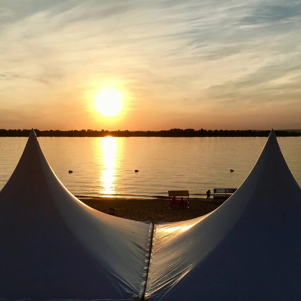 казань полог. казань полог. утепленный тарпаулин 120 г/м2. тарпаулин 120 гр/м2. шатер на берегу волги.