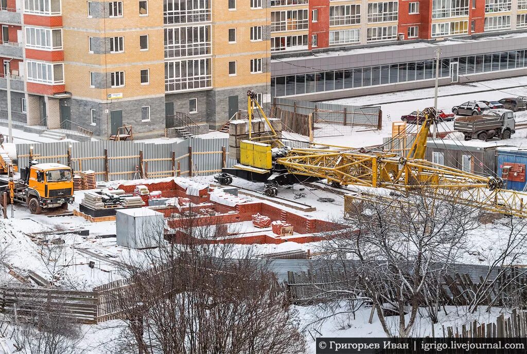 строительство в кировском районе. дом на береговой. киров строительство. строительство в кировском районе. стройка киров.