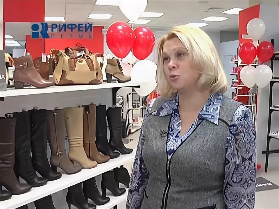 Монро обувной отдел. Магазин монро москва. Магазин монро в уфе. Монро обувь пермь. Обувные магазины монро в казани.